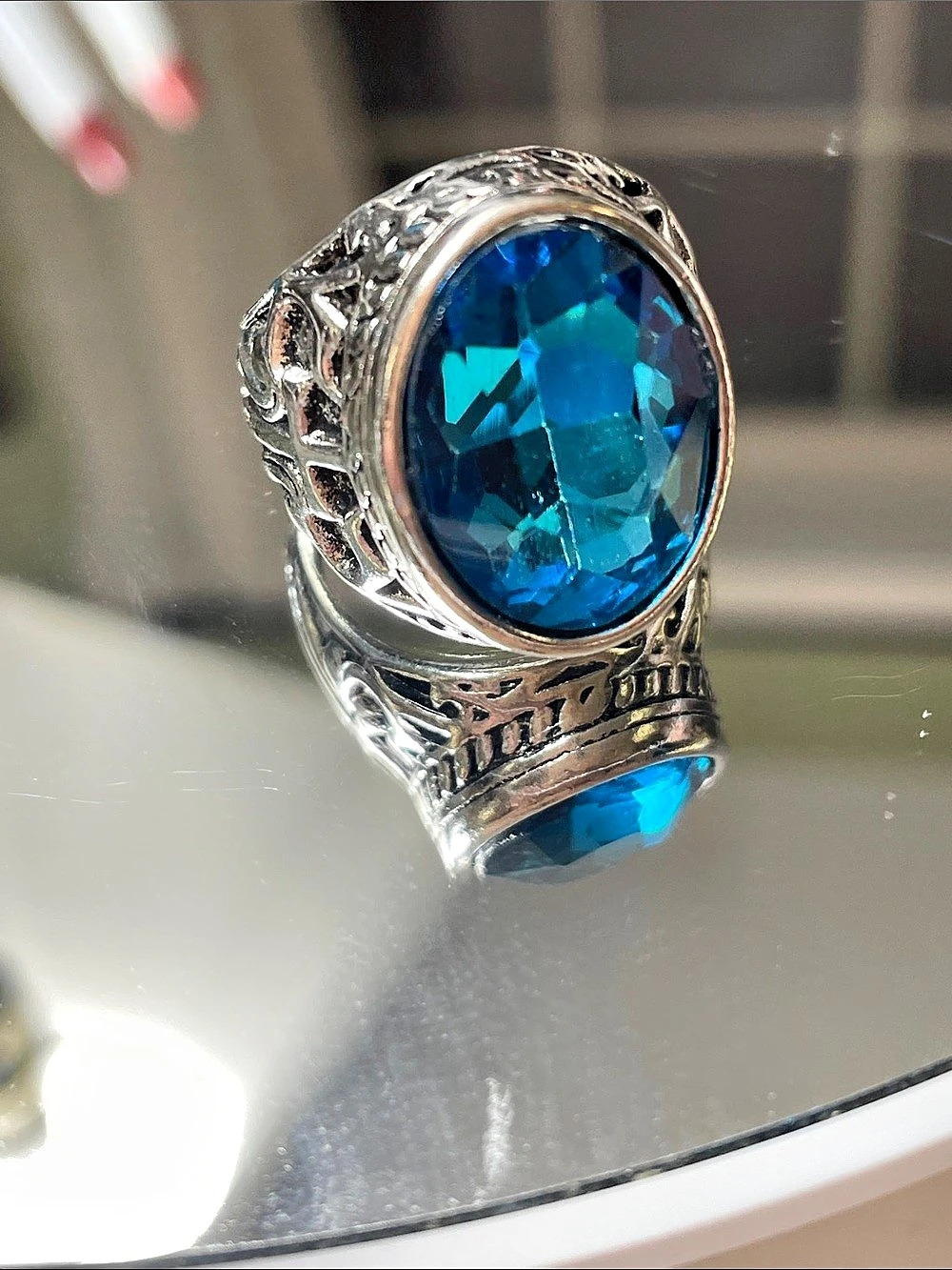 Blue Glass Stone Ornate detailed Ring Size 7.5 New